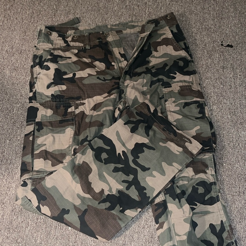 Camo baggy jeans